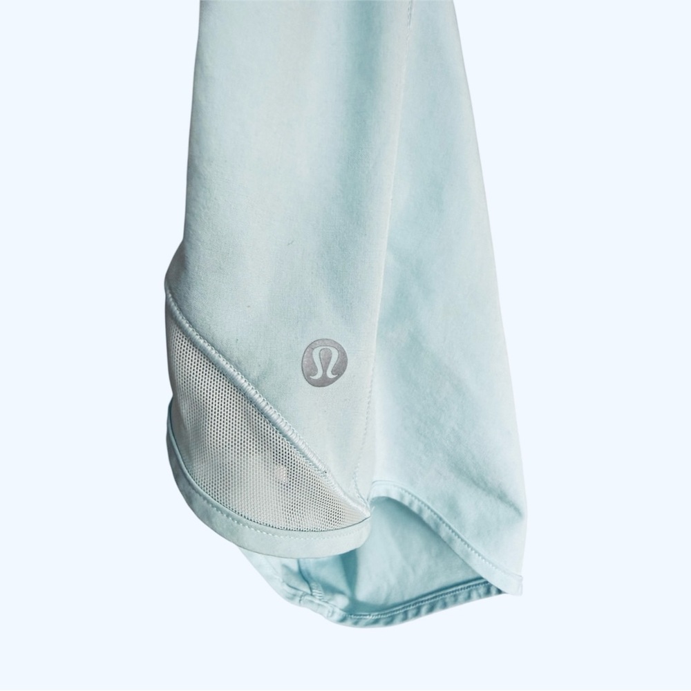 Lululemon Hotty Hot Low-Rise Lined Short 2.5" in Blue Chill Women’s size 10 - Picture 9 of 11